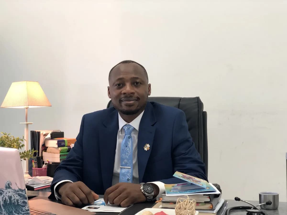 Dr. Oluwaseun Ayo Paul Akinyemi — Founder & Medical Director, Kinedic